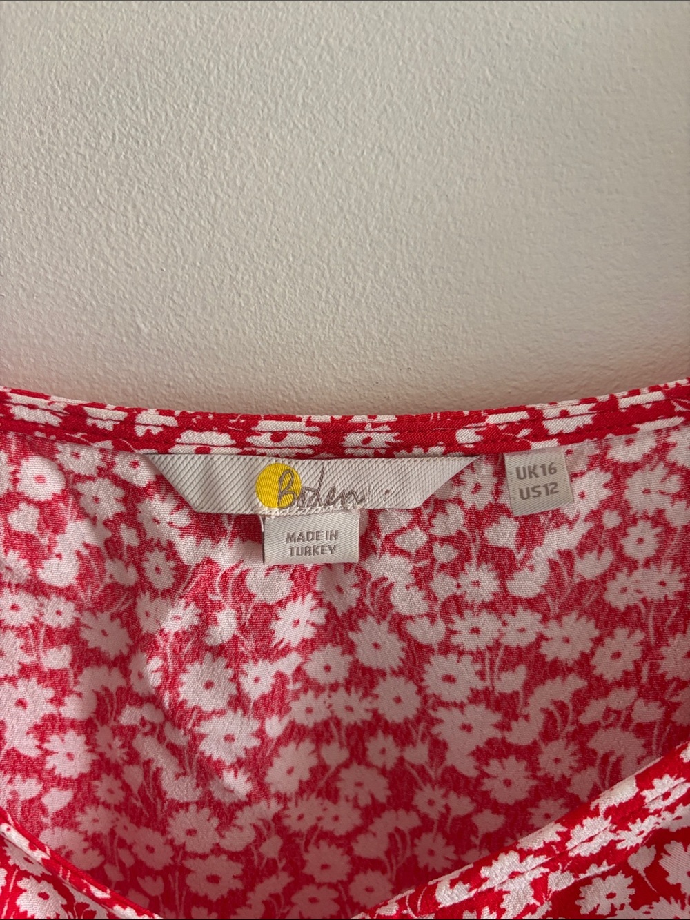 Boden • Red Floral Sweetheart -Neck Long-Sleeve Blouse - Picture 2 of 5